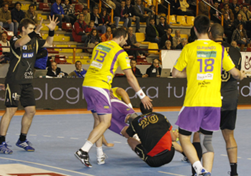 DEBUT A LO GRANDE DEL BM. ALCOBENDAS QUE EMPATA ANTE EL REALE ADEMAR