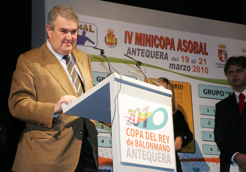 CHEMA: ME CUESTA MUCHO LANZAR A PORTERIA