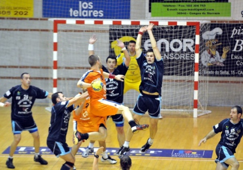 ADEMAR SE IMPONE A CUENCA 2016