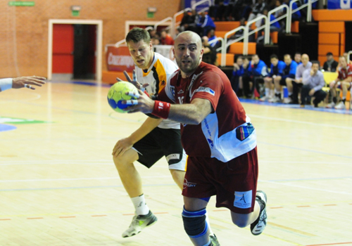 EDU (PEVAFERSA VALLADOLID) Y ANDREU (FRAIKIN BM. GRANOLLERS) PASAN POR EL QUIROFANO