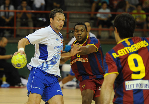 EL BM. ALCOBENDAS RECIBE SU SKODA SCOUT