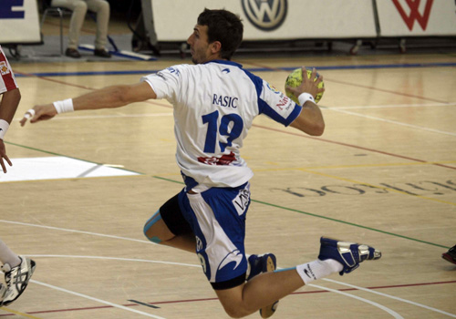 BAENA SEGUIRA UNA TEMPORADA MAS EN ANTEQUERA 2010