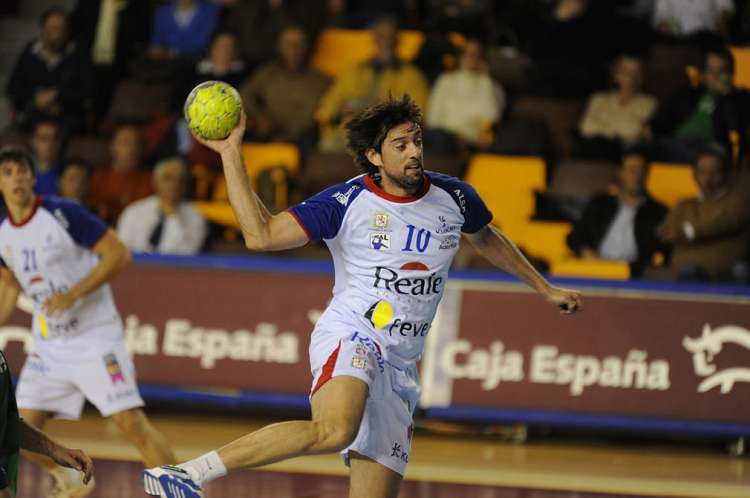 EL BM. CIUDAD REAL CIERRA LA LIGA CON RECORD Y TROFEO