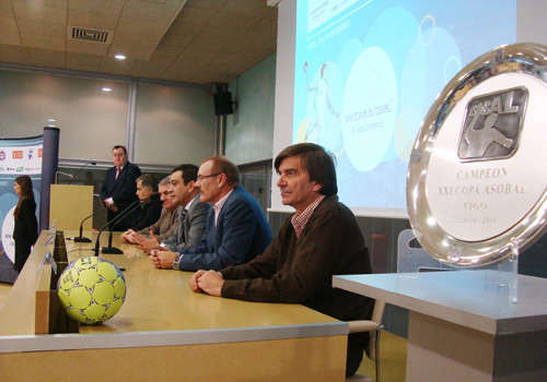 RENOVALIA CIUDAD REAL VENCE AL TOLEDO BALONMANO Y YA PIENSA EN LA SUPERCOPA
