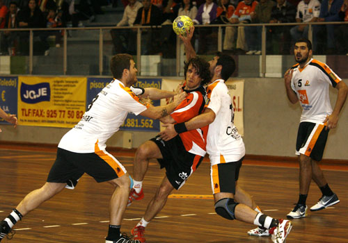 FC BARCELONA BORGES Y BM. CIUDAD REAL CONTINUAN GANANDO