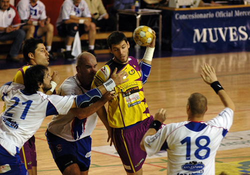 GRAN EXPECTACION EN ANTEQUERA ANTE LA LLEGADA DEL FC BARCELONA