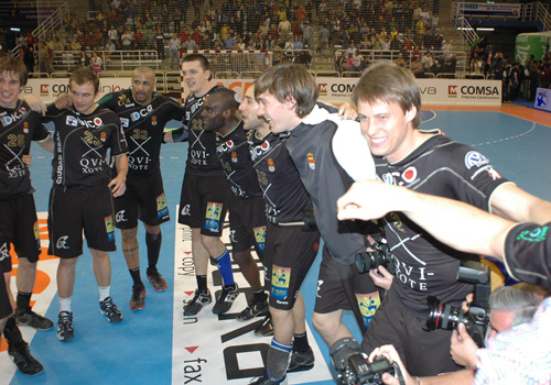 EL FLENSBURG CAYO ANTE EL EMPUJE MANCHEGO