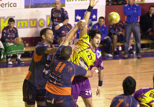 LIDERES INDISCUTIBLES