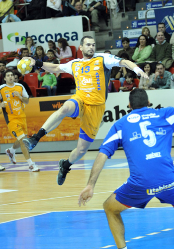 EL BM CIUDAD REAL CONTINUA LIDER