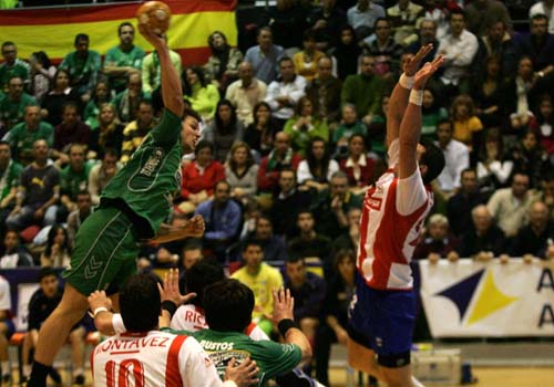 KEYMARE NECESITA GANAR EL MIERCOLES AL TEUCRO PARA ESQUIVAR LOS PUESTOS DE DESCENSO