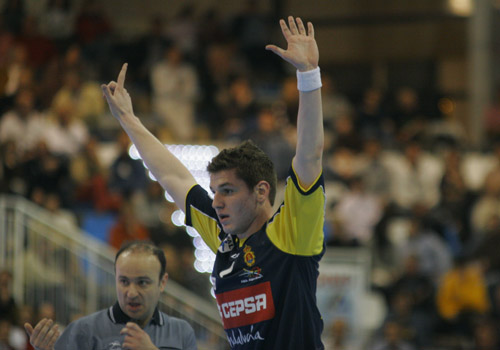 ALBERTO TOMA EL MANDO