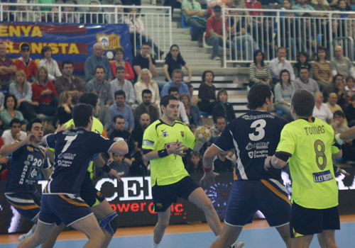ARRATE VIAJA LOGRO�O SIN STEFANOVIC Y MATOVIC