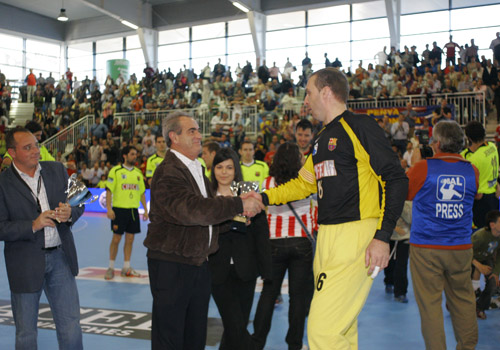 EL C.D. ADEMAR RECIBE AL KIEL