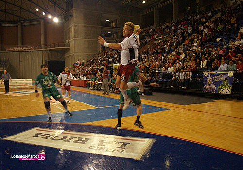 EL TEKA CANTABRIA RECIBE AL TEUCRO