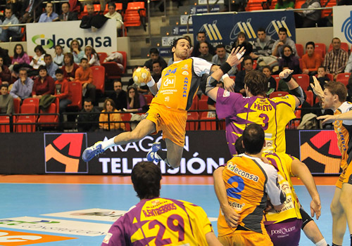 BAUM Y GORALCZYK PITARAN EL PARTIDO ANTE EL HAMBURGO