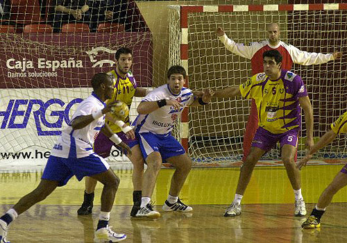 PORTLAND CONSIGUE UNA VICTORIA COMODA ANTE EL KEYMARE ALMERIA