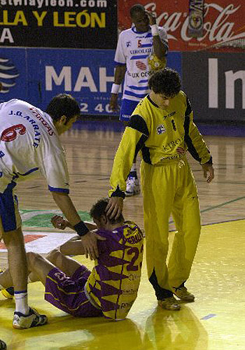 CLINIC BALONMANO BASE EN ZARAGOZA