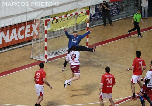 SAN ANTONIO, VALLADOLID, CAI Y BAR�A PROTAGONISTAS DEL A SEGUNDA JORNADA