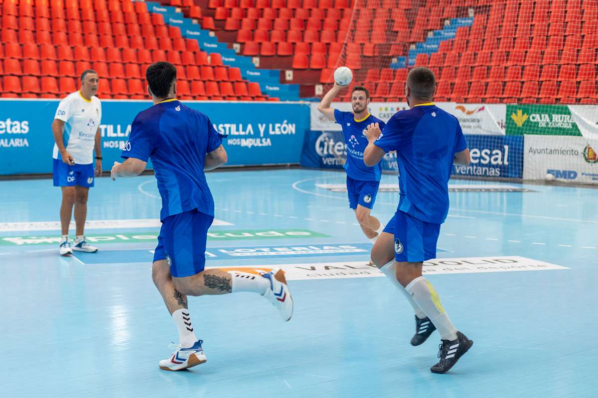 Los Gladiadores Azules inician su pretemporada con dos caras nuevas