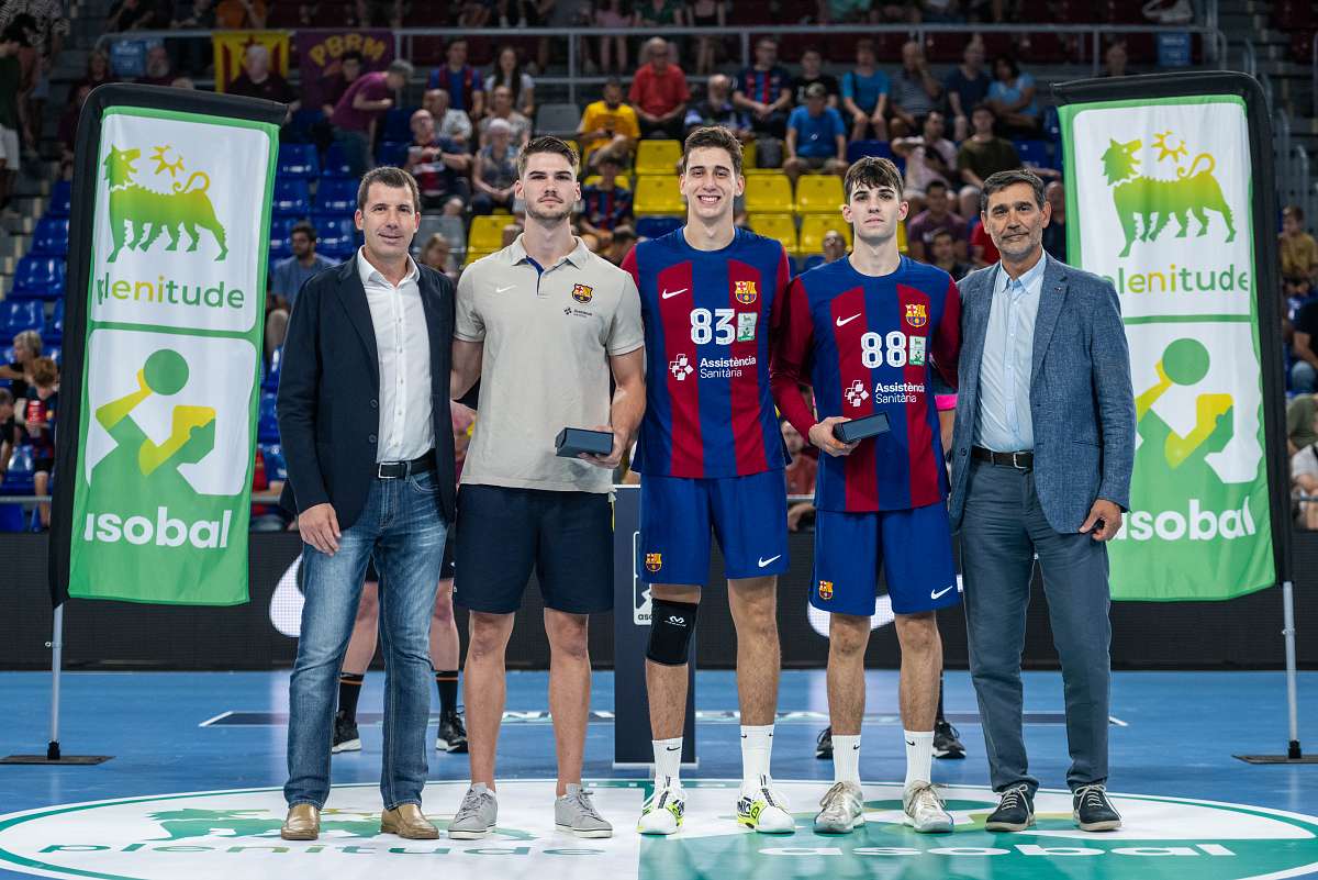 La Liga Profesional ASOBAL homenajea a sus campeones del mundo juveniles